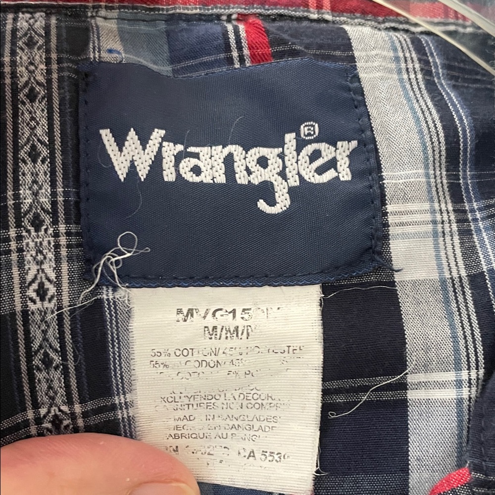 Wrangler shirt Men's Red and Blue Plaid Button Down - Picture 7 of 7
